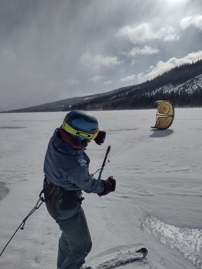 Kiter on snow on Åresjön